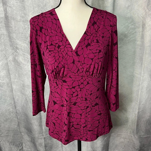 Merona Raspberry & Black Floral Print 3/4 Sleeve Blouse with Built-In Shapewear - Picture 1 of 12